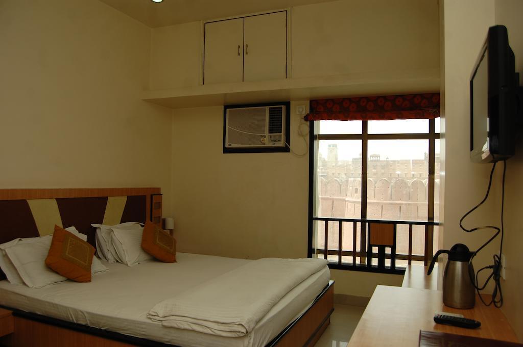 Metro Palace Hotel Bikaner Quarto foto